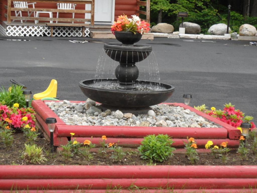 Seven Dwarfs & Cabins Lodge Lake George