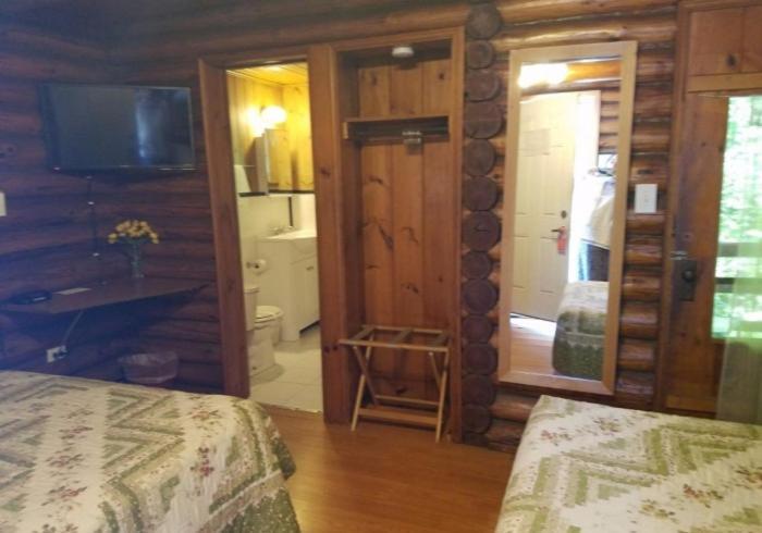 Lodge Seven Dwarfs & Cabins