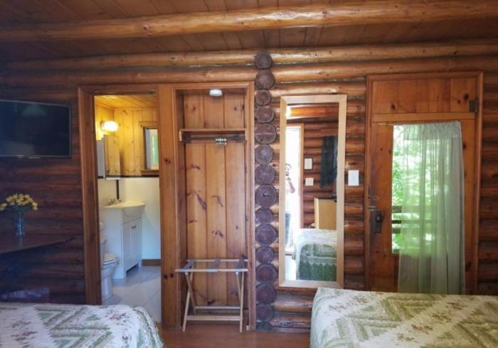 Seven Dwarfs & Cabins *
