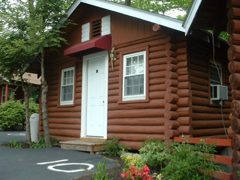 Seven Dwarfs & Cabins *