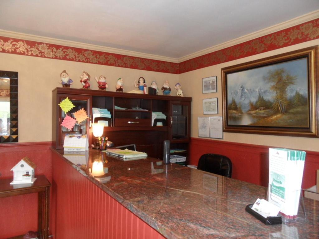 Seven Dwarfs & Cabins Lodge *